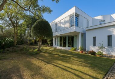Elegant Villa with Private Garden and Pool in Sotogrande Alto Central