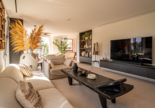 Luxuriously renovated apartment in Ribera de la Romana in the marina of Sotogrande