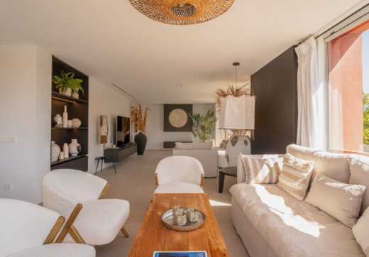 Luxuriously renovated apartment in Ribera de la Romana in the marina of Sotogrande