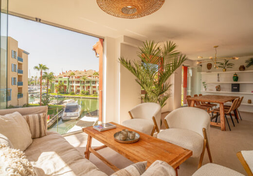 Luxuriously renovated apartment in Ribera de la Romana in the marina of Sotogrande