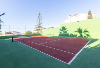 Villa with sea views in Seghers, Estepona