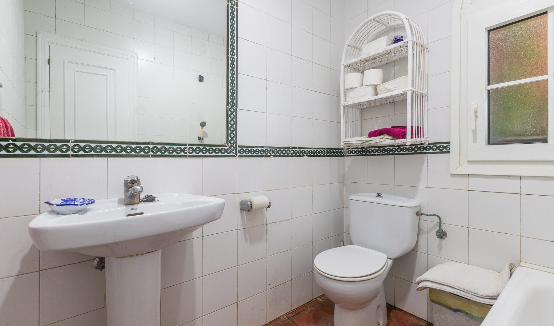 Villa with sea views in Seghers, Estepona