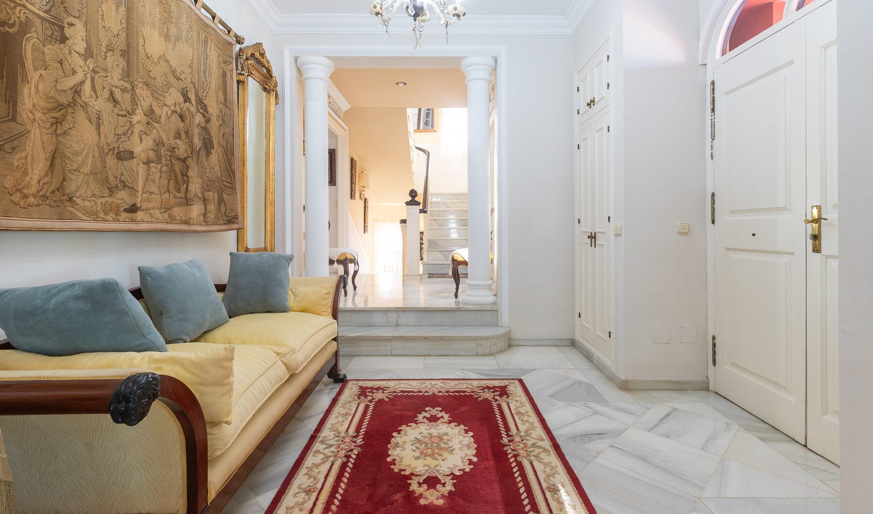 Villa with sea views in Seghers, Estepona