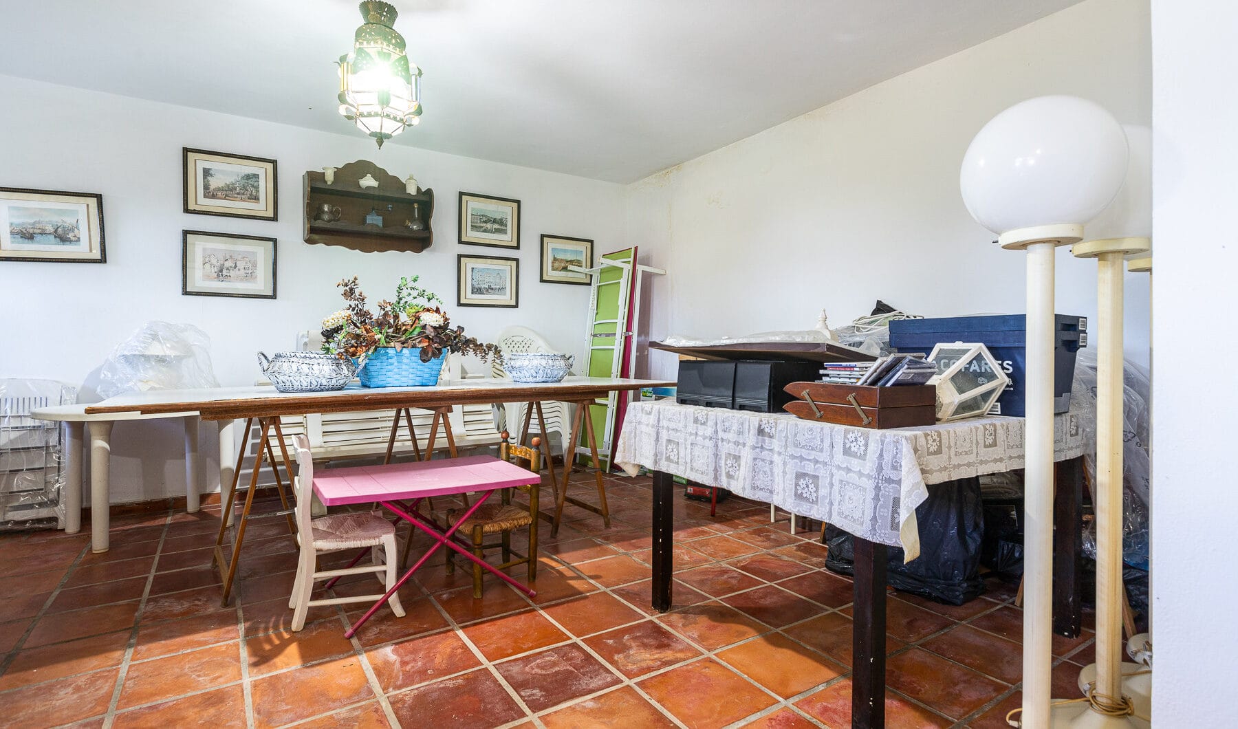Villa with sea views in Seghers, Estepona