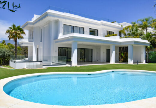 EXCLUSIVE DETACHED VILLAS IN LOMAS DE MARBELLA CLUB