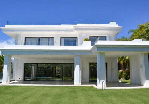 EXCLUSIVE DETACHED VILLAS IN LOMAS DE MARBELLA CLUB